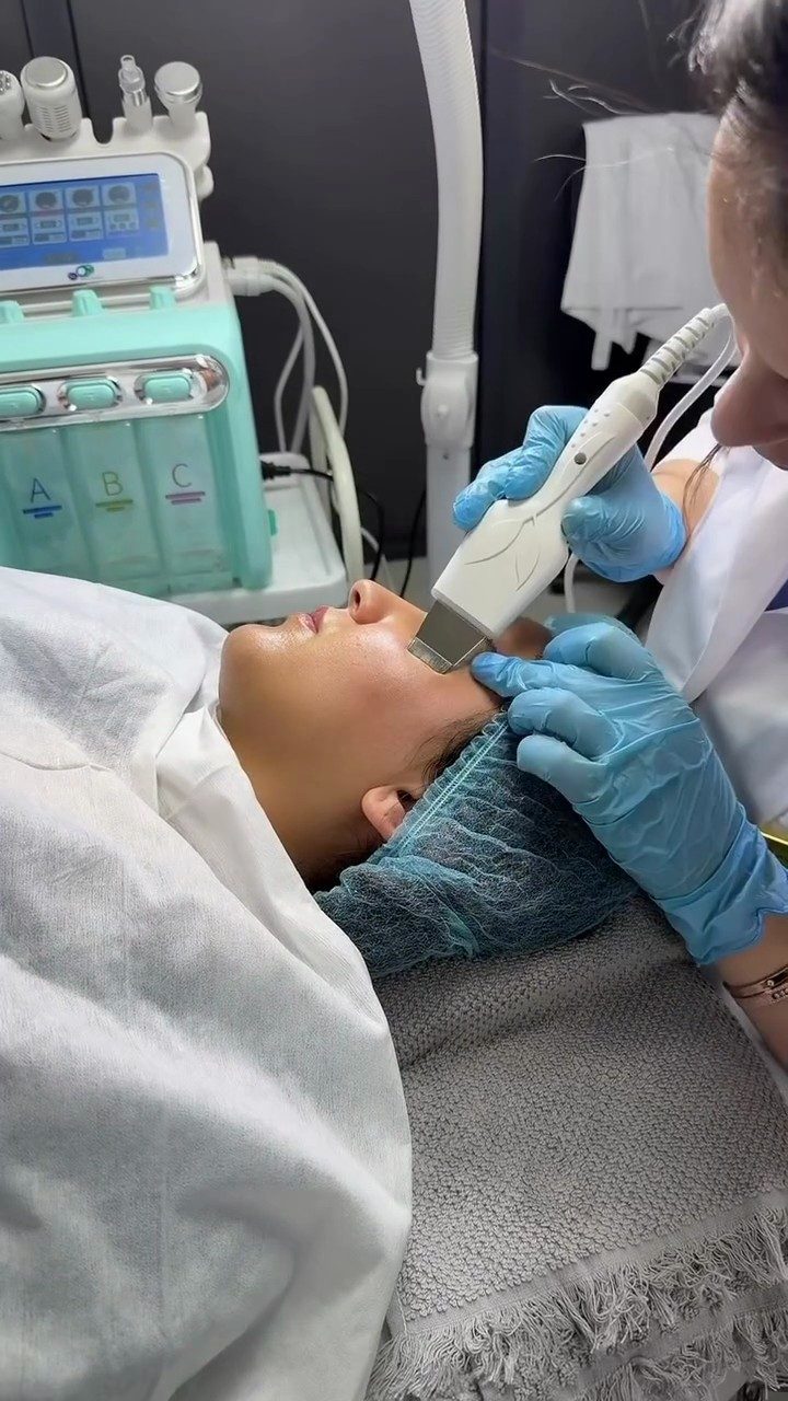 Soin Hydrafacial en cours